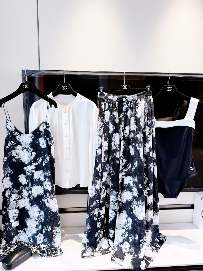 CHANEL Dress Printed Silk Jacquard White Black #383718