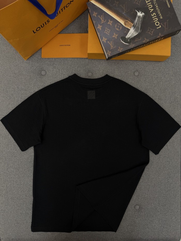 LOUIS VUITTON Embroidered Signature T-Shirt 1AJRHM #383485
