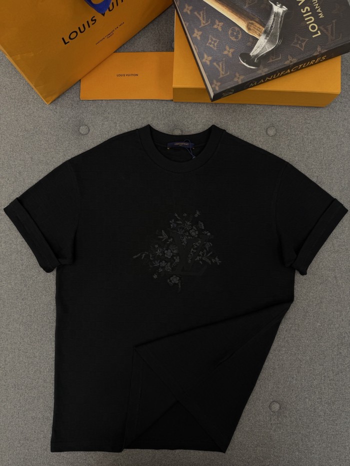 LOUIS VUITTON Embroidered Signature T-Shirt 1AJRHM #383485