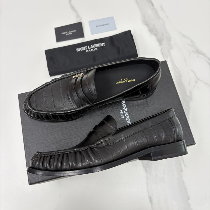 Saint Laurent LE LOAFER Supple in Suede in Brown #383805