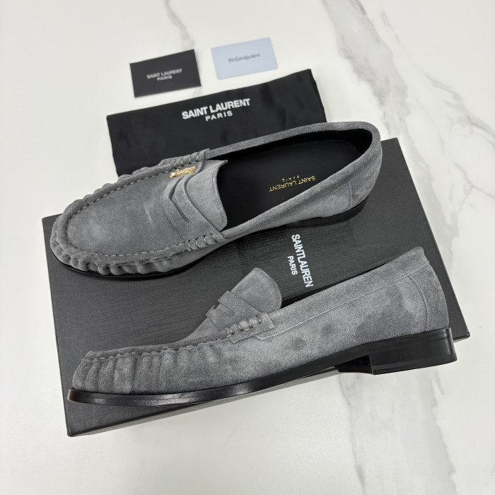 Saint Laurent LE LOAFER Supple in Suede in Brown #383805