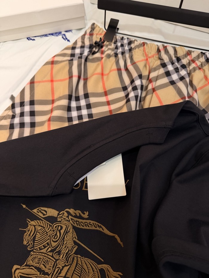Burberry Knight Cotton T-shirt in Marsh #383969