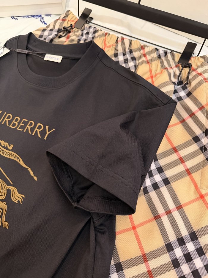 Burberry Knight Cotton T-shirt in Marsh #383969