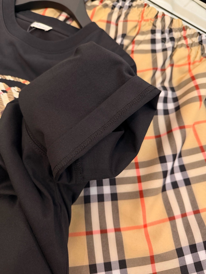 Burberry Check Knight Stamp Cotton T-shirt #383970