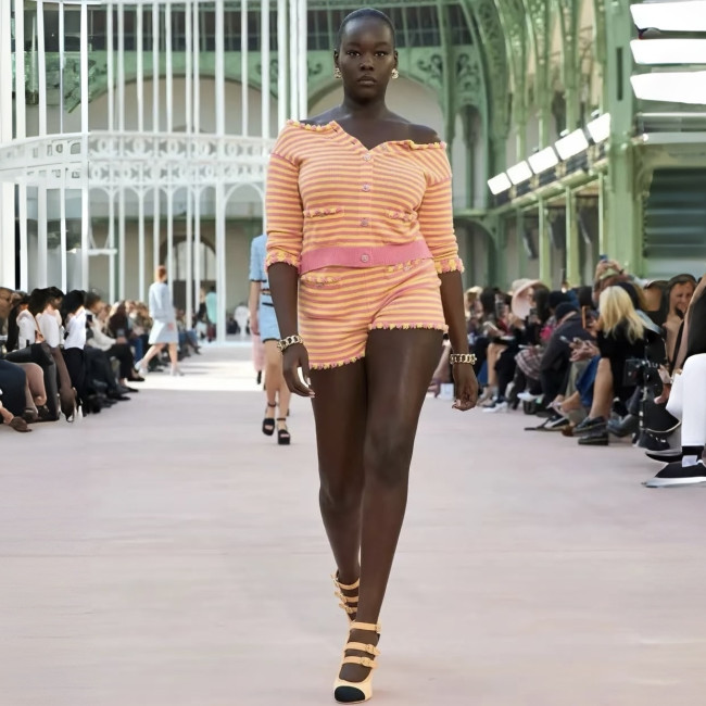 Chanel Top-quality Version Striped One-shoulder Cardigan Shorts Suit #315790