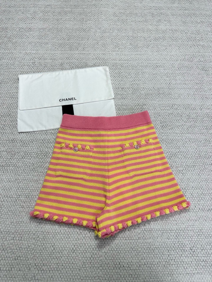 Chanel Top-quality Version Striped One-shoulder Cardigan Shorts Suit #315790