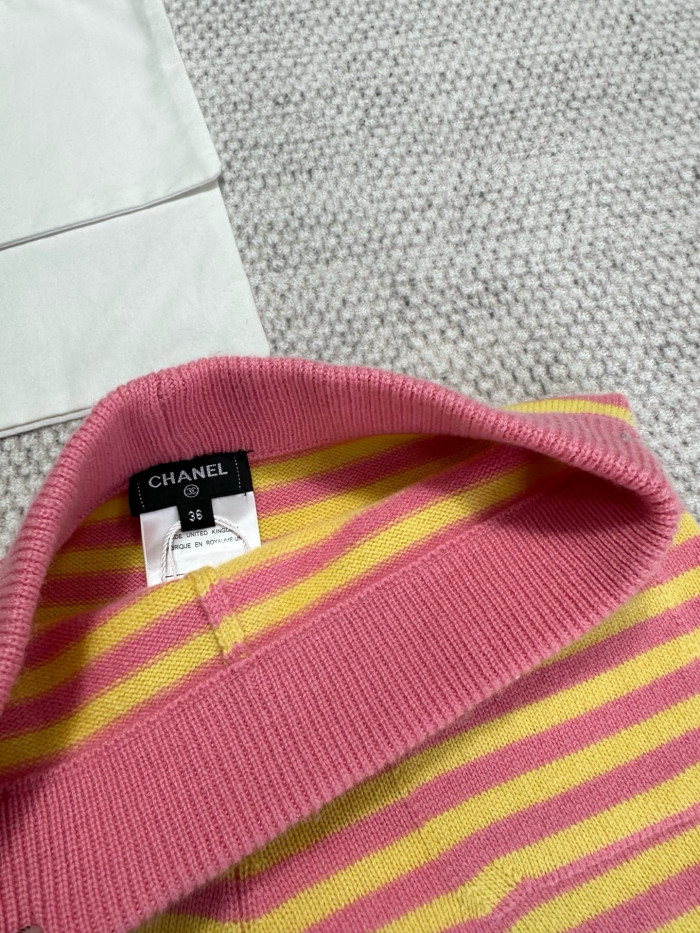 Chanel Top-quality Version Striped One-shoulder Cardigan Shorts Suit #315790