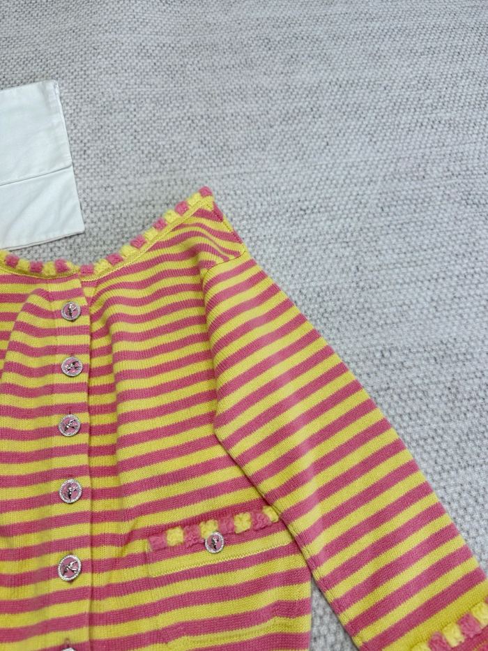 Chanel Top-quality Version Striped One-shoulder Cardigan Shorts Suit #315790