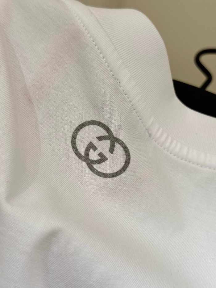 Gucci Sparkling Silver Signature Round Neck T-shirt #384956