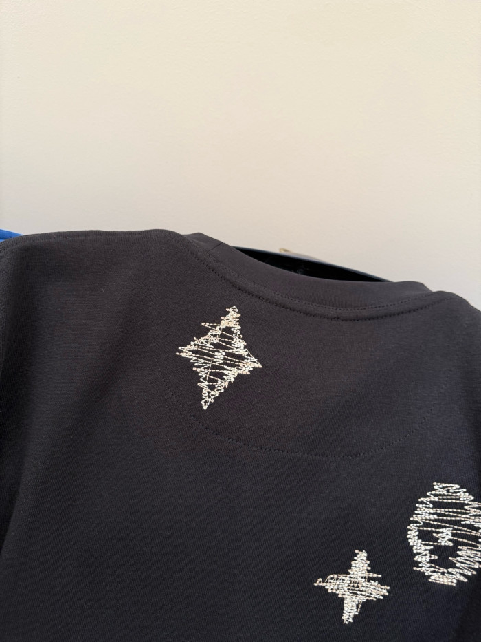 LOUIS VUITTON Embroidered Signature Short-Sleeved T-Shirt #385047