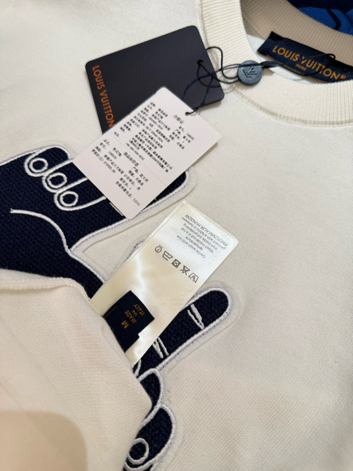 LOUIS VUITTON Short-Sleeved Signature Patch Crewneck #385045