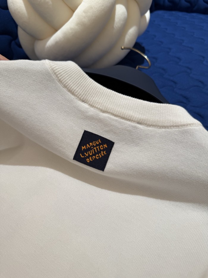 LOUIS VUITTON Short-Sleeved Signature Patch Crewneck #385045