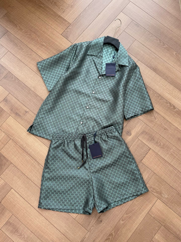 LOUIS VUITTON Short-Sleeved Jacquard Silk-Blend Shirt and Shorts 1AFRMD #385021