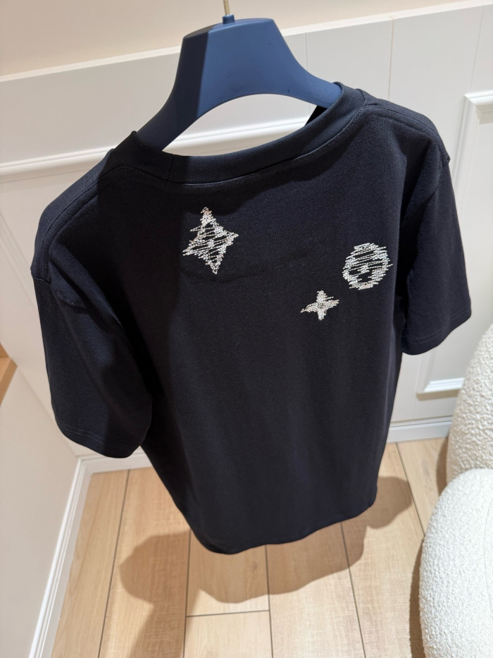 LOUIS VUITTON Embroidered Signature Short-Sleeved T-Shirt #385047