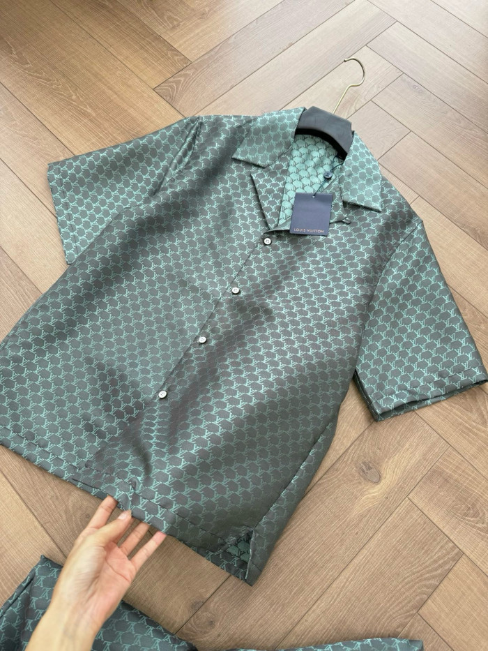 LOUIS VUITTON Short-Sleeved Jacquard Silk-Blend Shirt and Shorts 1AFRMD #385021