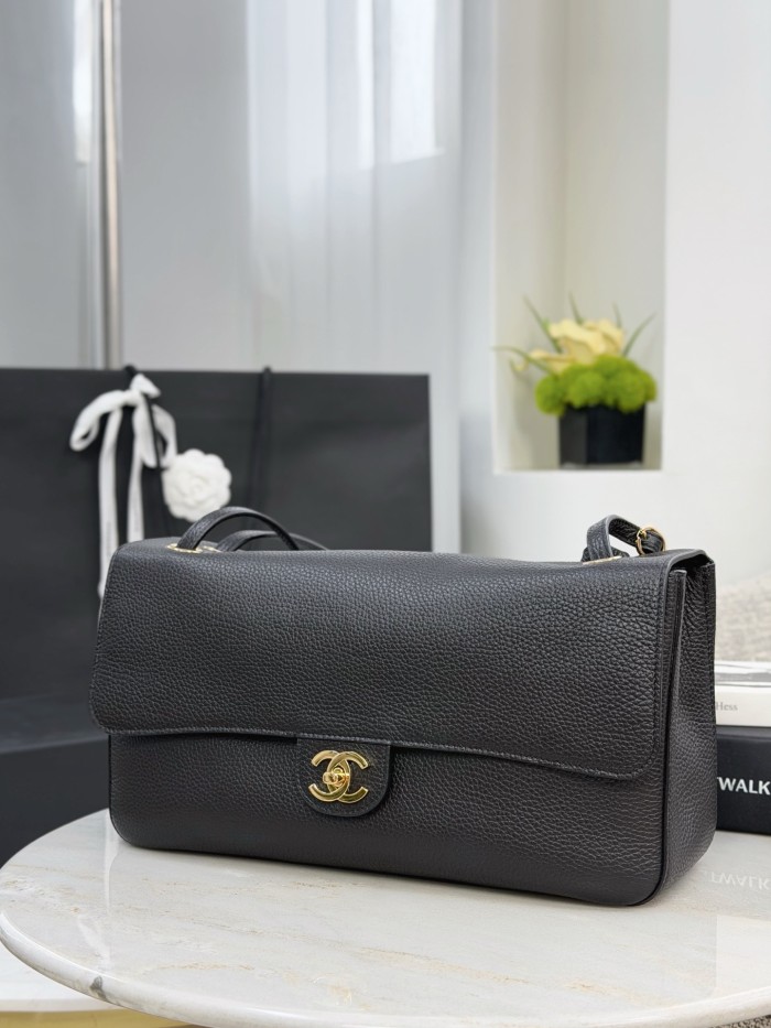 CHANEL Maxi Flapbag Grained Calfskin Gold-tone Metal #385184