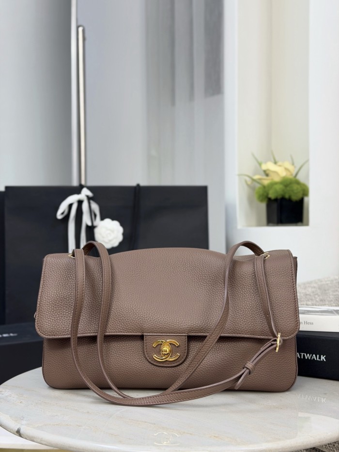CHANEL Maxi Flapbag Grained Calfskin Gold-tone Metal #385184