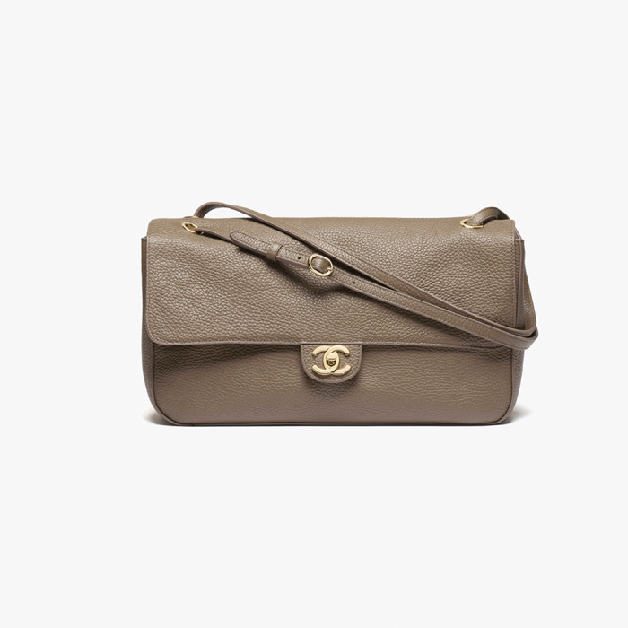 CHANEL Maxi Flapbag Grained Calfskin Gold-tone Metal #385184