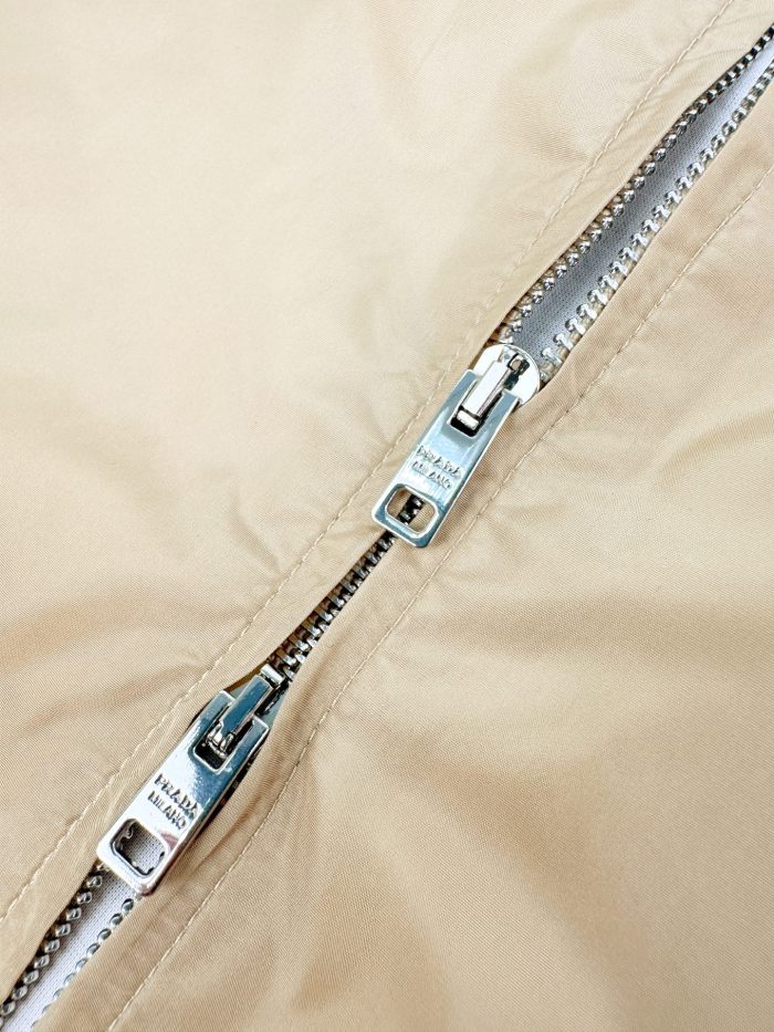 PRADA Chalk White Short-sleeved Re-nylon Zipper Shirt #385365