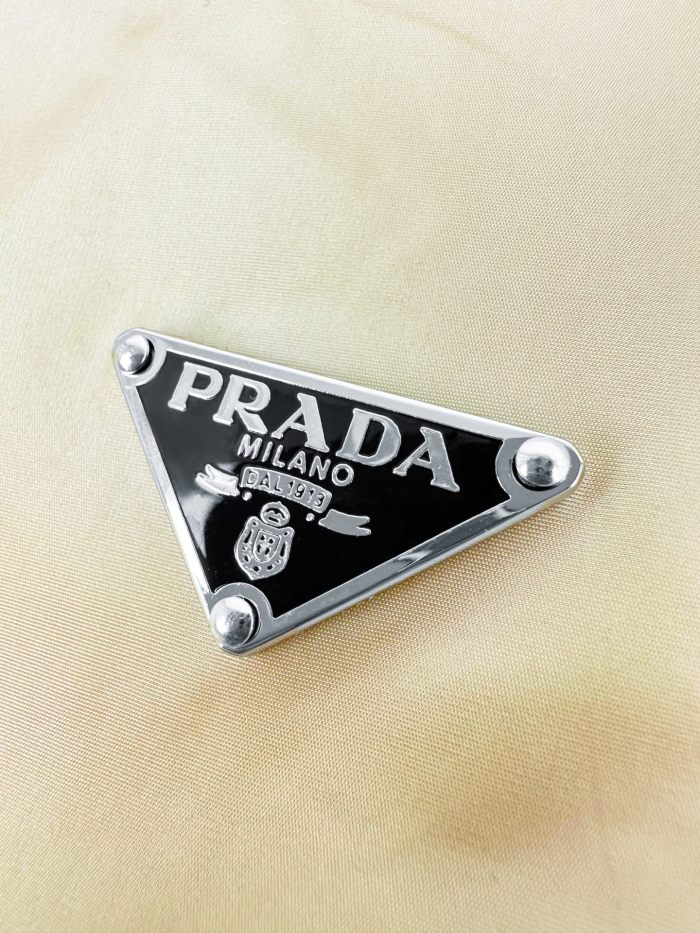 PRADA Chalk White Short-sleeved Re-nylon Zipper Shirt #385365