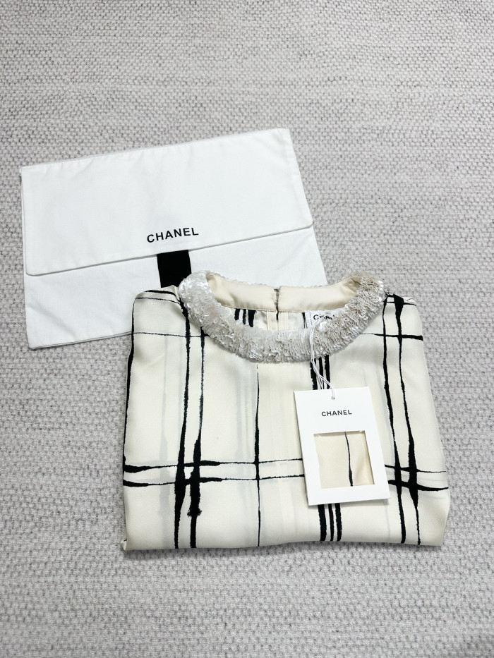 Chanel Top-quality Version Top Printed Silk Ecru Black #385470