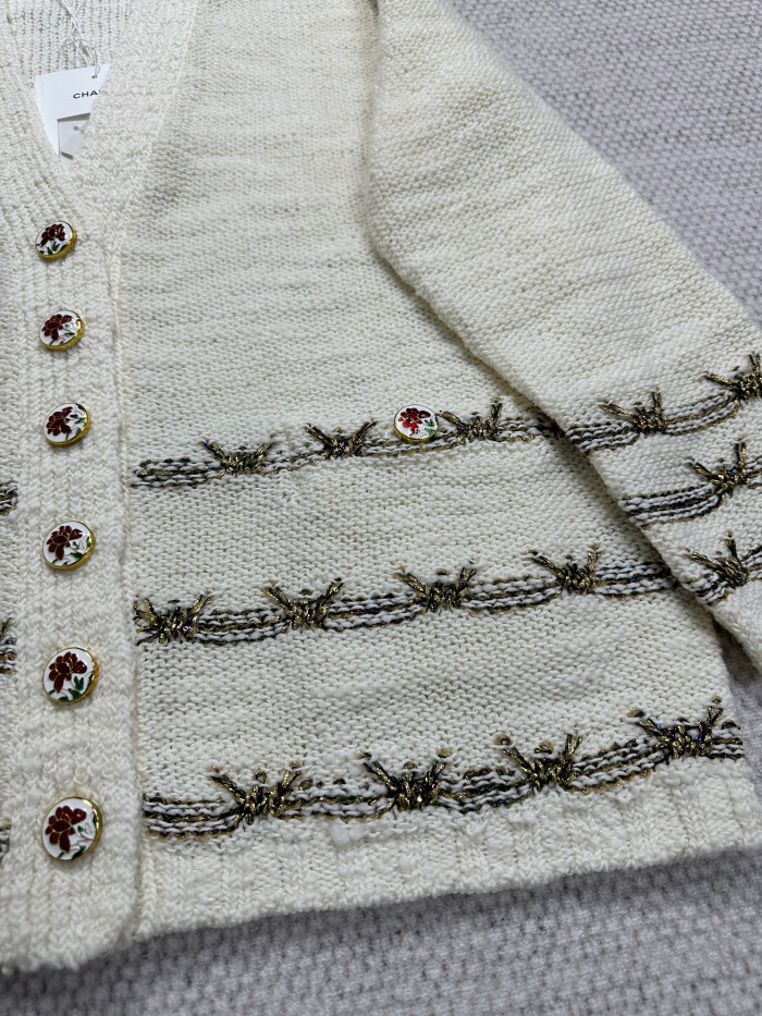 Chanel Top-quality Version Gold Thread Knitted Cardigan Pants Suit #330295