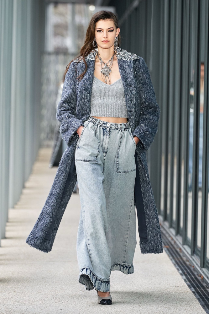 Chanel Silver Yarn Knitted Cardigan Suspenders #331384