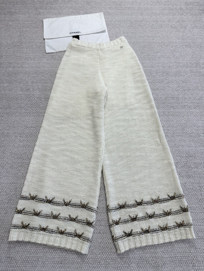 Chanel Top-quality Version Gold Thread Knitted Cardigan Pants Suit #330295