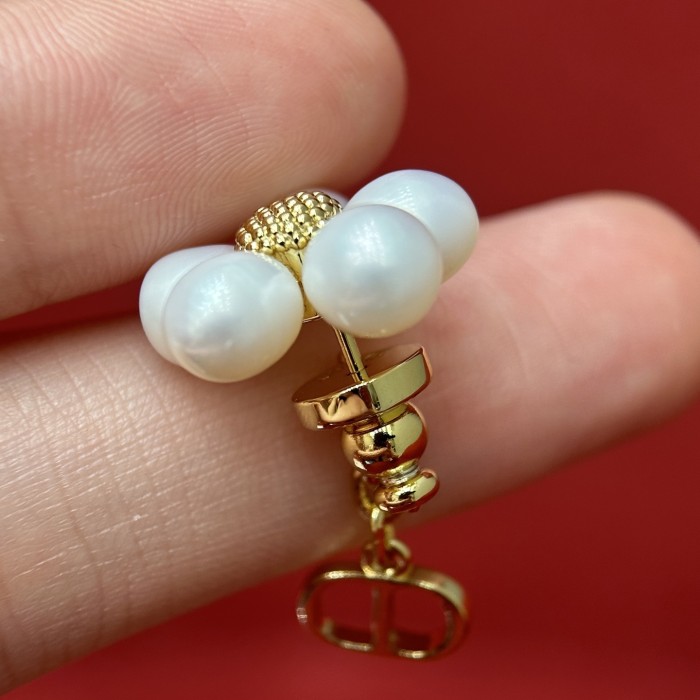 DIOR Dioriviera Brush Bloom Earrings Gold-Finish Metal Freshwater Pearls and White Resin Pearl #385657