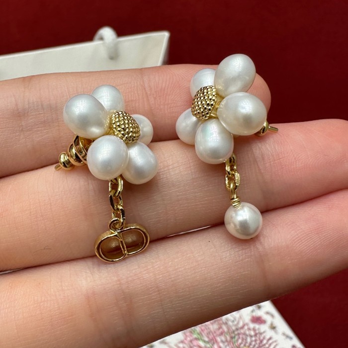 DIOR Dioriviera Brush Bloom Earrings Gold-Finish Metal Freshwater Pearls and White Resin Pearl #385657