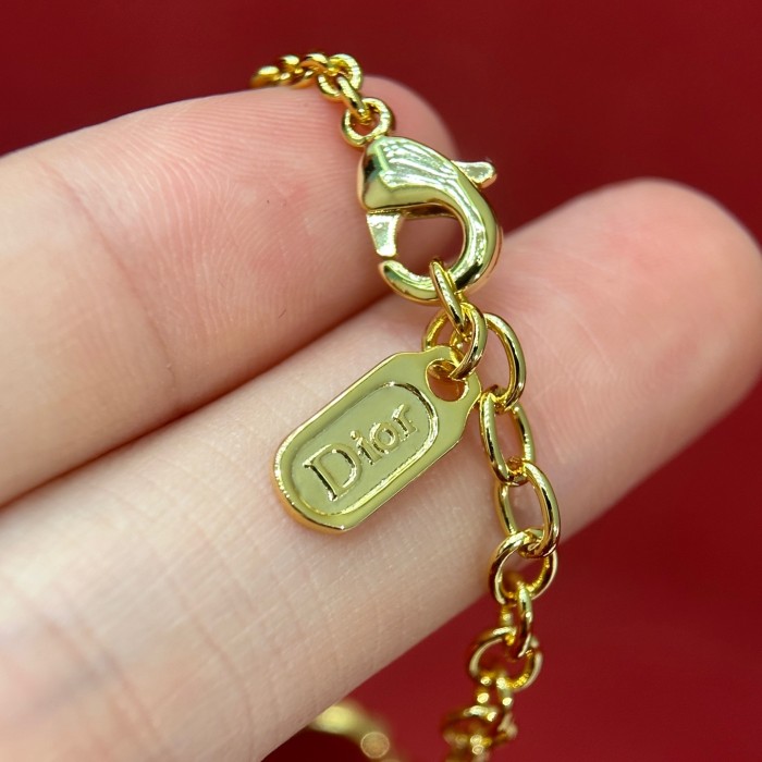 DIOR Dior Sparkling Clover Bracelet Gold-Finish Metal and Mother-of-Pearl #385419