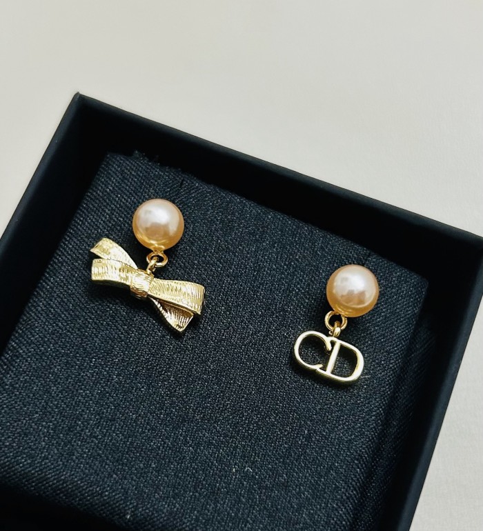 DIOR CD Bow Earrings Gold-Finish Metal and Iridescent Pink Resin Pearls #385665