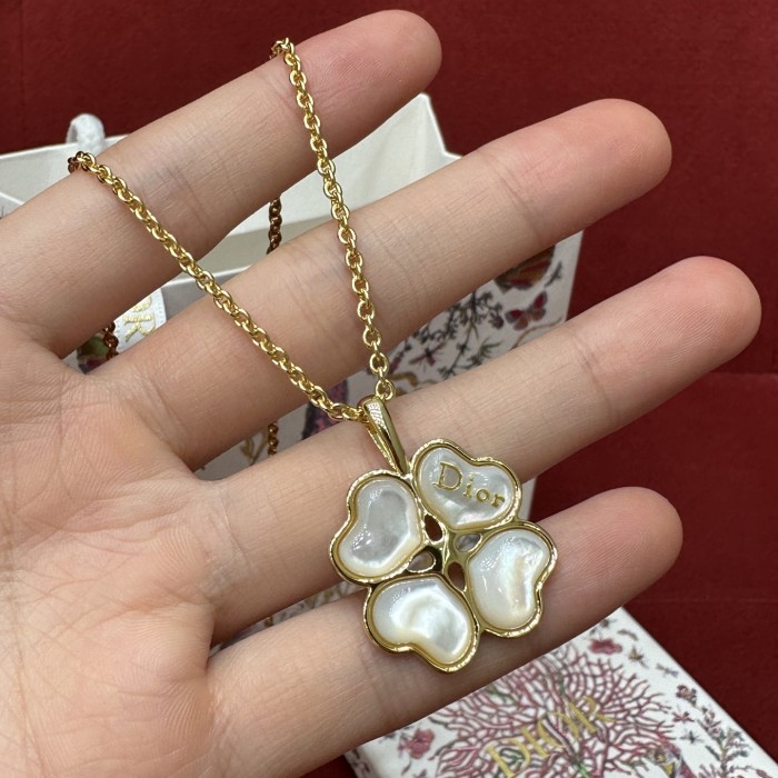 DIOR Dior Sparkling Clover Necklace Gold-Finish Metal and Mother-of-Pearl #385656