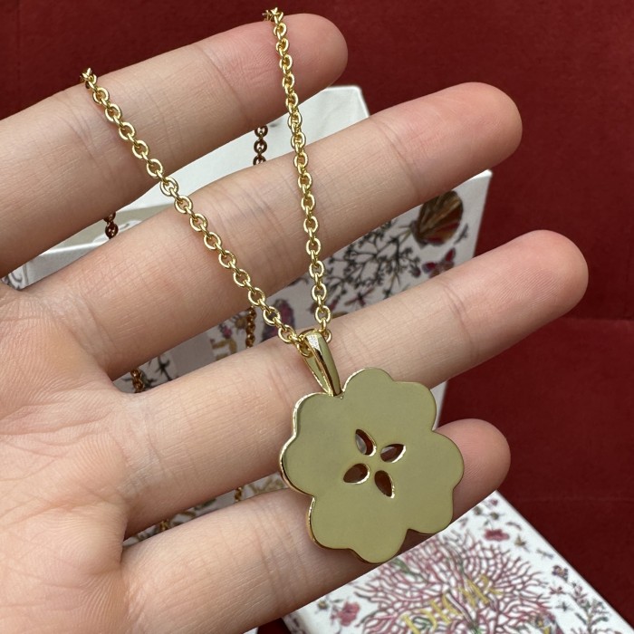 DIOR Dior Sparkling Clover Necklace Gold-Finish Metal and Mother-of-Pearl #385656