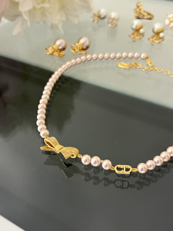 DIOR CD Bow Necklace Gold-Finish Metal and Iridescent Pink Resin Pearls #385650