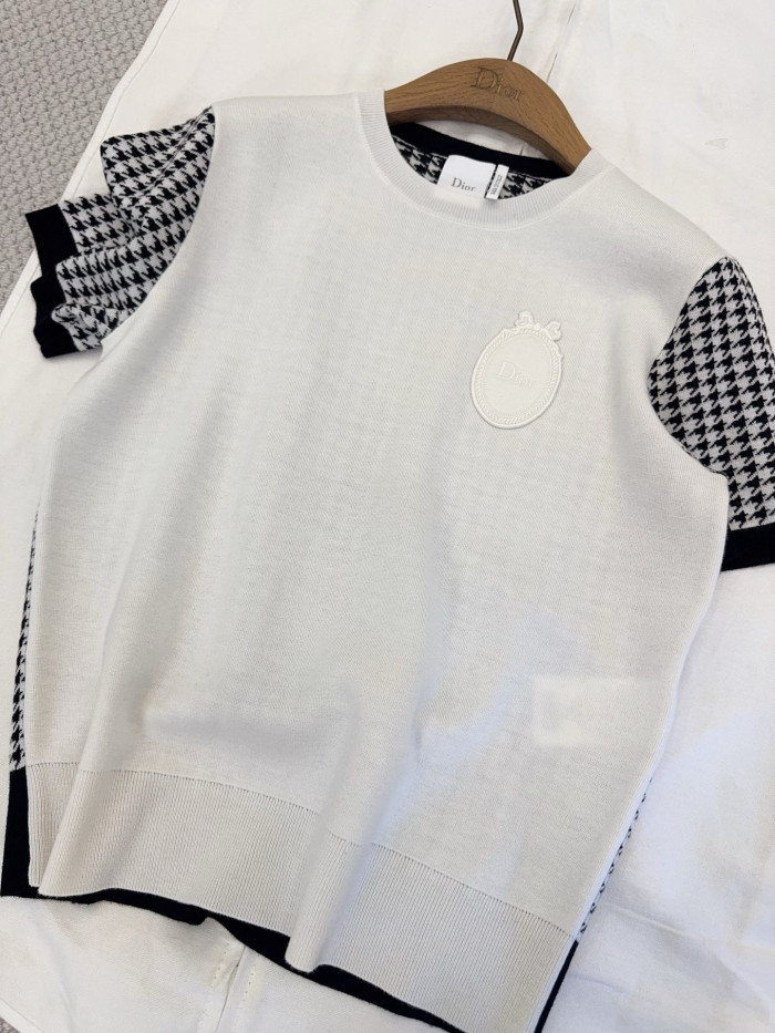 DIOR Dior Médaillon Short-Sleeved Sweater Black and White Houndstooth Virgin Wool-Blend Knit #385486