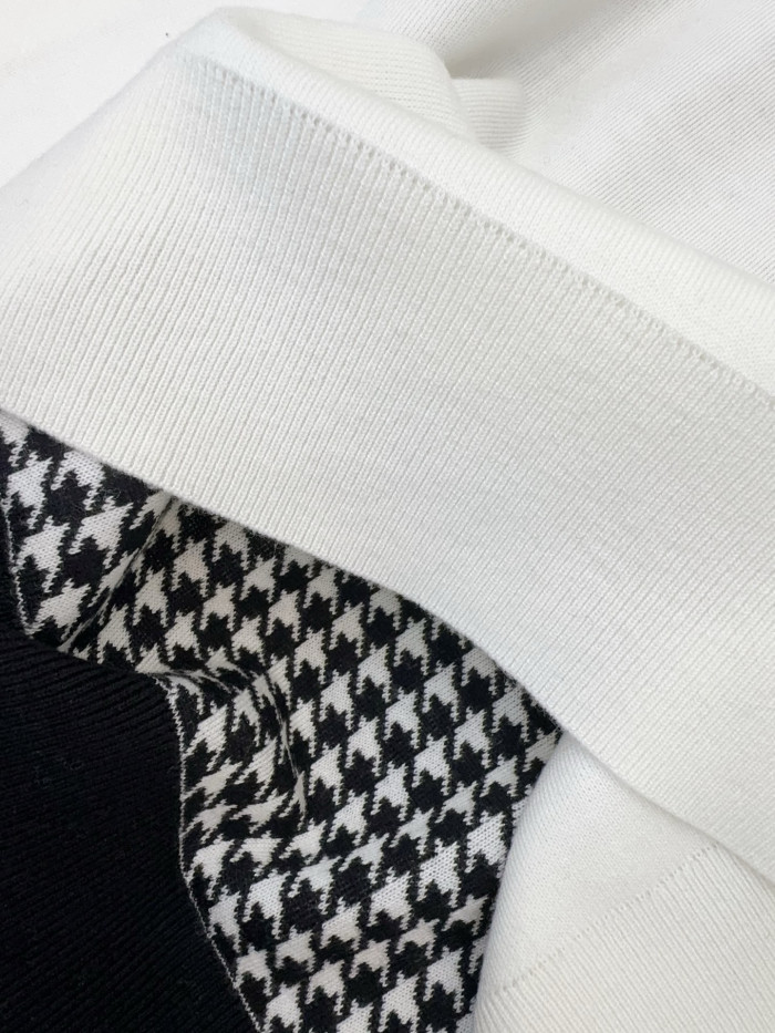 DIOR Dior Médaillon Short-Sleeved Sweater Black and White Houndstooth Virgin Wool-Blend Knit #385486