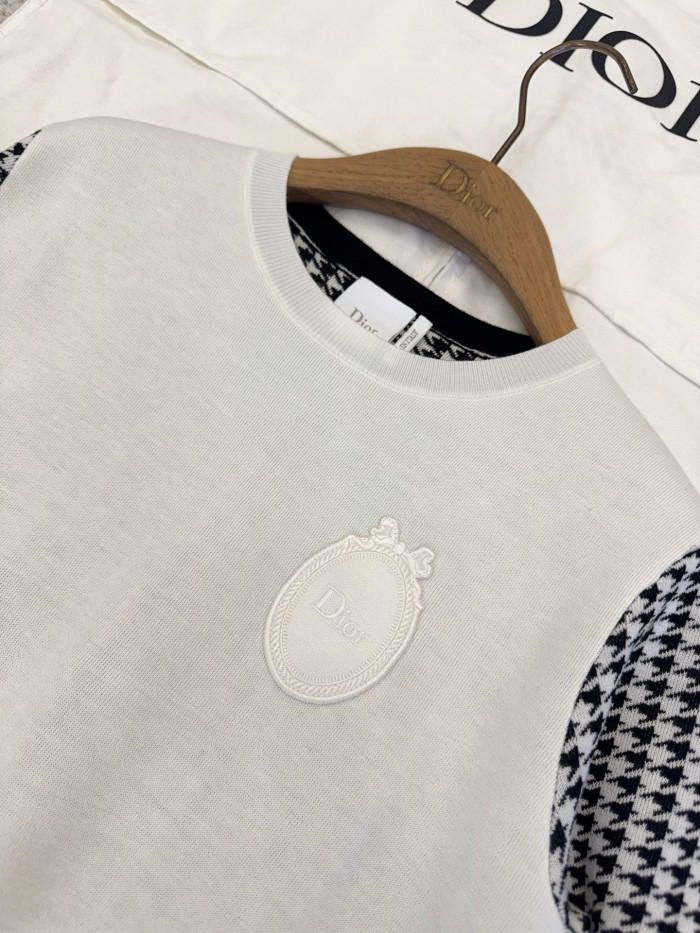 DIOR Dior Médaillon Short-Sleeved Sweater Black and White Houndstooth Virgin Wool-Blend Knit #385486