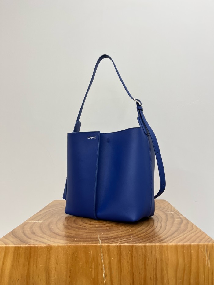 Loewe Medium Bilbao Bucket in Smooth Calfskin #386021