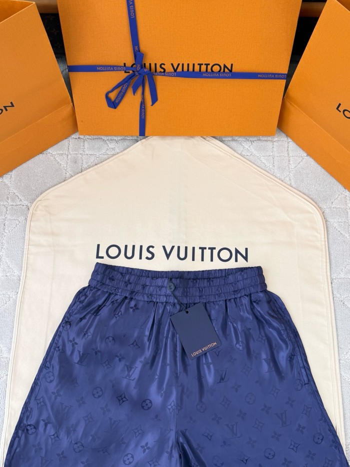 LOUIS VUITTON Monogram Jacquard Silk Sporty Shorts #386023