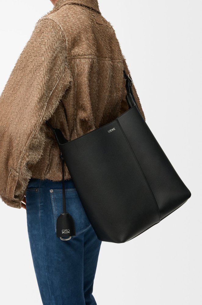 Loewe Large Bilbao Bucket in Smooth Calfskin #386018