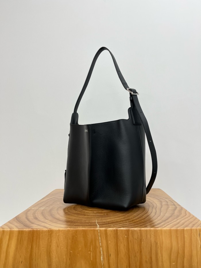Loewe Medium Bilbao Bucket in Smooth Calfskin #386021