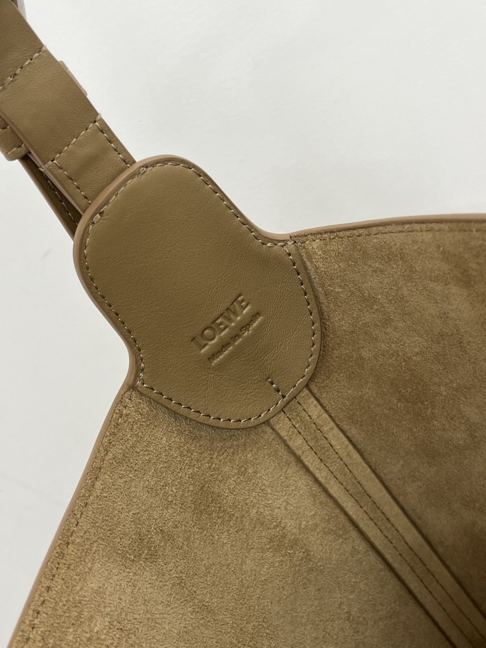 Loewe Medium Bilbao Bucket in Smooth Calfskin #386021