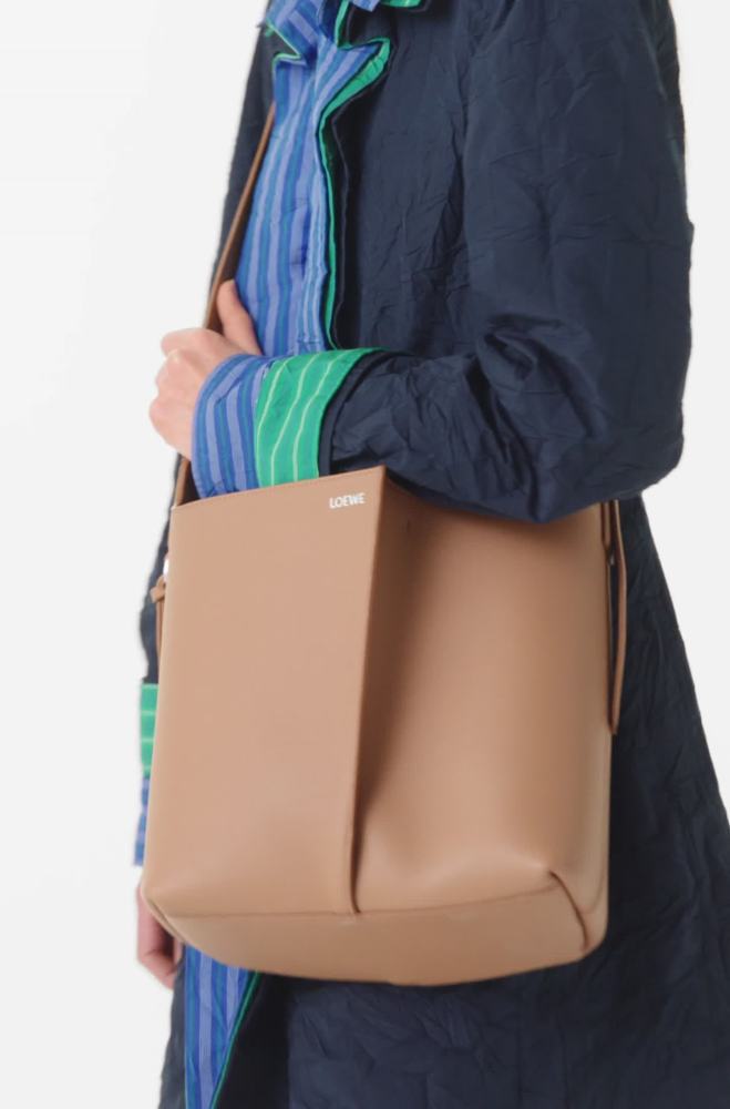 Loewe Medium Bilbao Bucket in Smooth Calfskin #386021