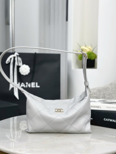Chanel Lambskin Hobo Bag #385958