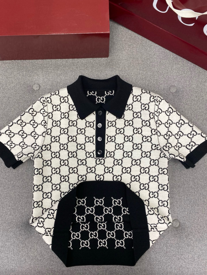 GUCCI Reversible GG Wool Jacquard Polo Shirt in Black and White #386045