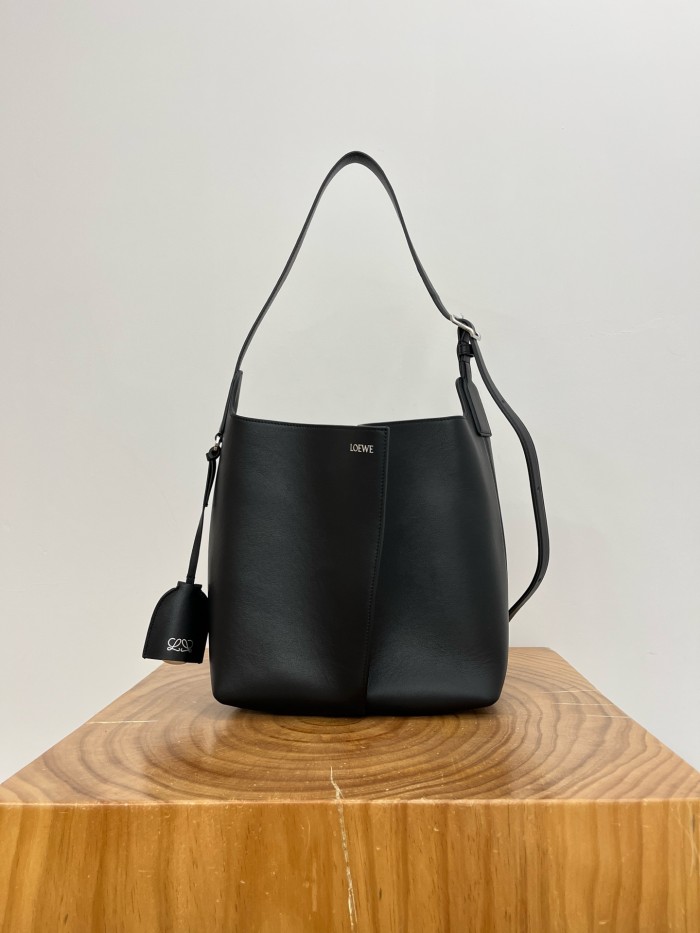 Loewe Medium Bilbao Bucket in Smooth Calfskin #386021