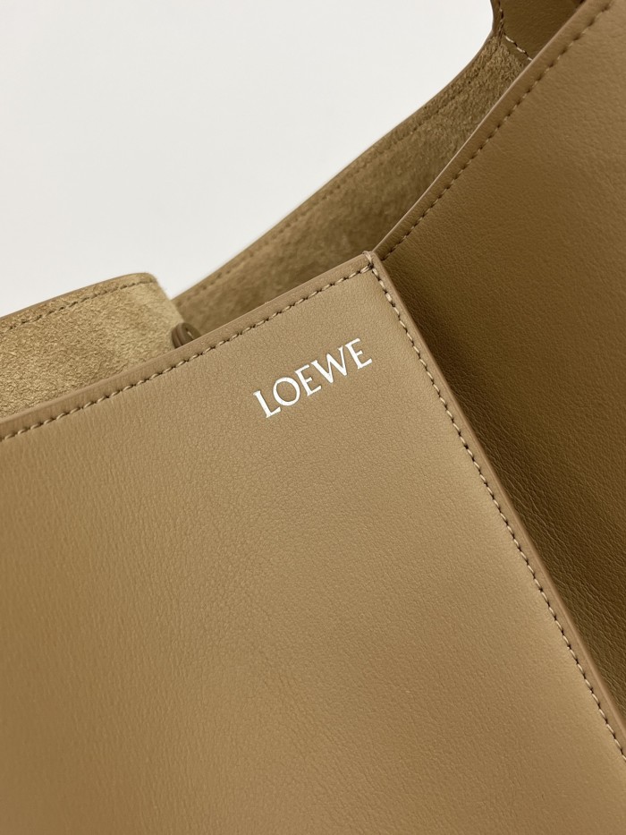 Loewe Medium Bilbao Bucket in Smooth Calfskin #386021