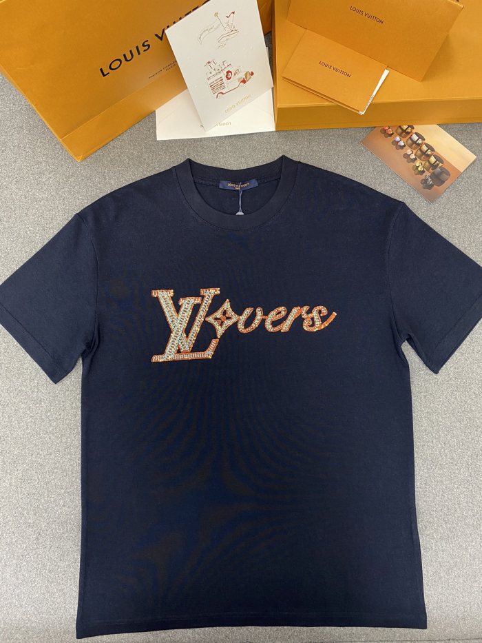 LOUIS VUITTON LV Vers Embellished Short-Sleeved T-Shirt 1AGHXQ  #292078
