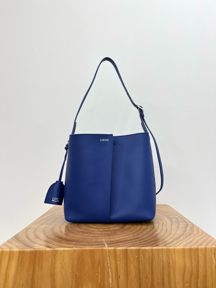 Loewe Medium Bilbao Bucket in Smooth Calfskin #386021